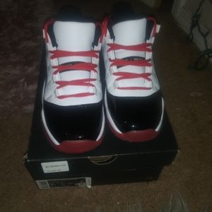 Air Jordan retro 11 size 7